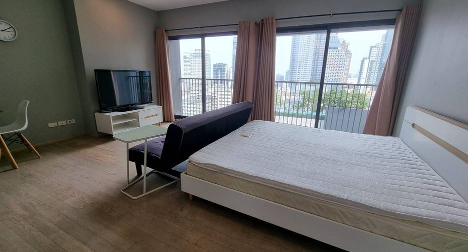 For rent 1 bed condo in Khlong Toei, Bangkok