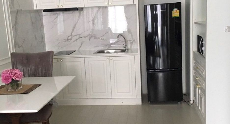 Wohnung zur Miete mit 1 Zimmer in Pathum Wan, Bangkok