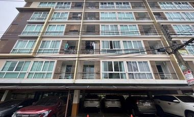 À vendre 1 chambre condo à Huai Khwang, Bangkok