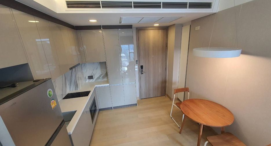 For rent 2 ベッドルーム apartment in Sathon, Bangkok