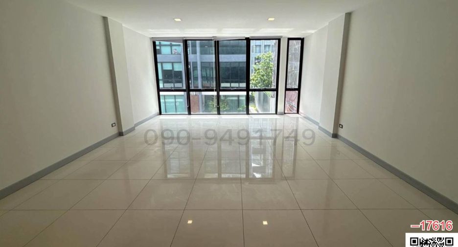 For rent 1 bed retail Space in Bang Rak, Bangkok