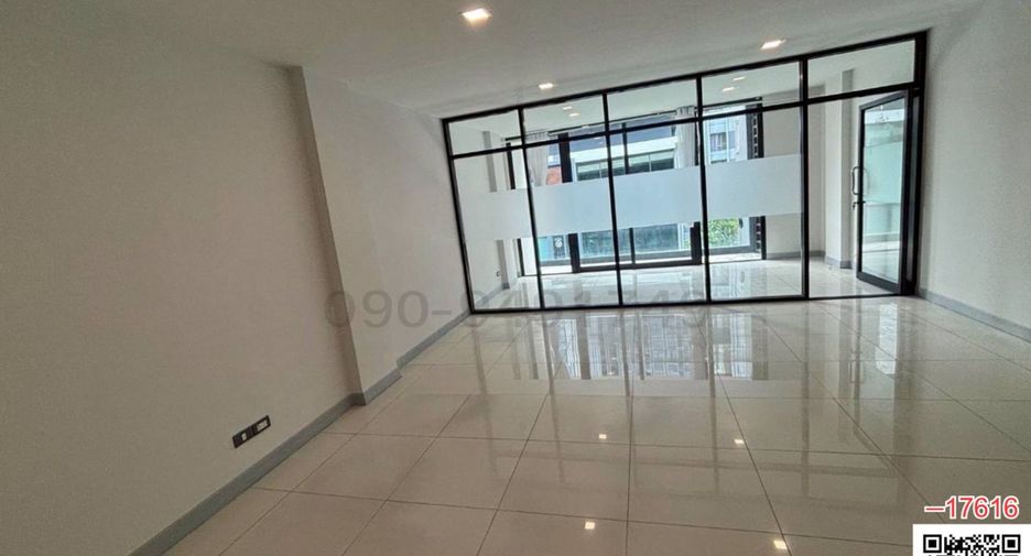 For rent 1 bed retail Space in Bang Rak, Bangkok