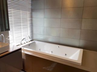 Apartamento en alquiler de 2 habitaciones en Bang Rak, Bangkok