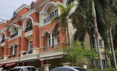For rent 3 bedrooms house in Bang Kapi, Bangkok