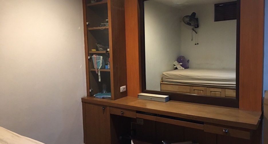 Apartamento en alquiler de 2 habitaciones en Bang Rak, Bangkok