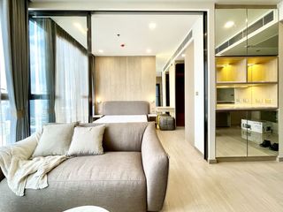 Apartamento en alquiler de 1 habitaciones en Huai Khwang, Bangkok