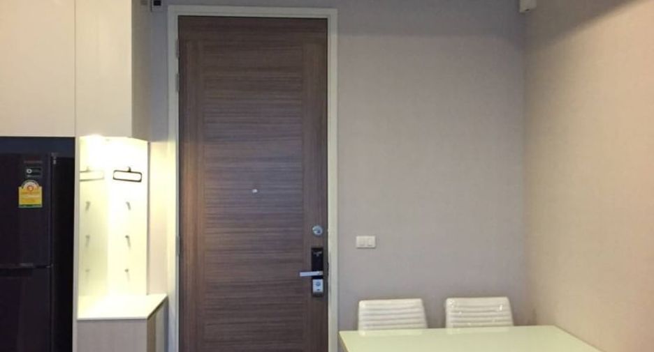 Apartamento en alquiler de 2 habitaciones en Watthana, Bangkok