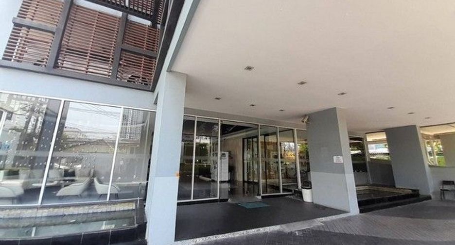 For sale 2 bedrooms condo in Huai Khwang, Bangkok