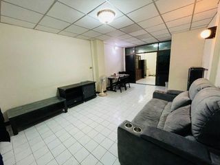 Reihenhaus zur Miete mit Studio in Huai Khwang, Bangkok