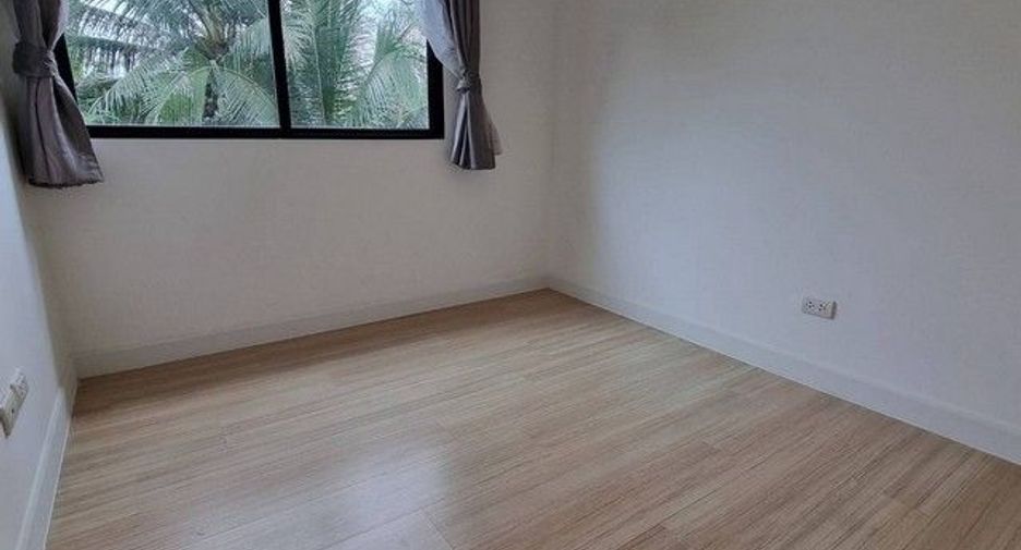 Casa en alquiler de 3 habitaciones en Phasi Charoen, Bangkok