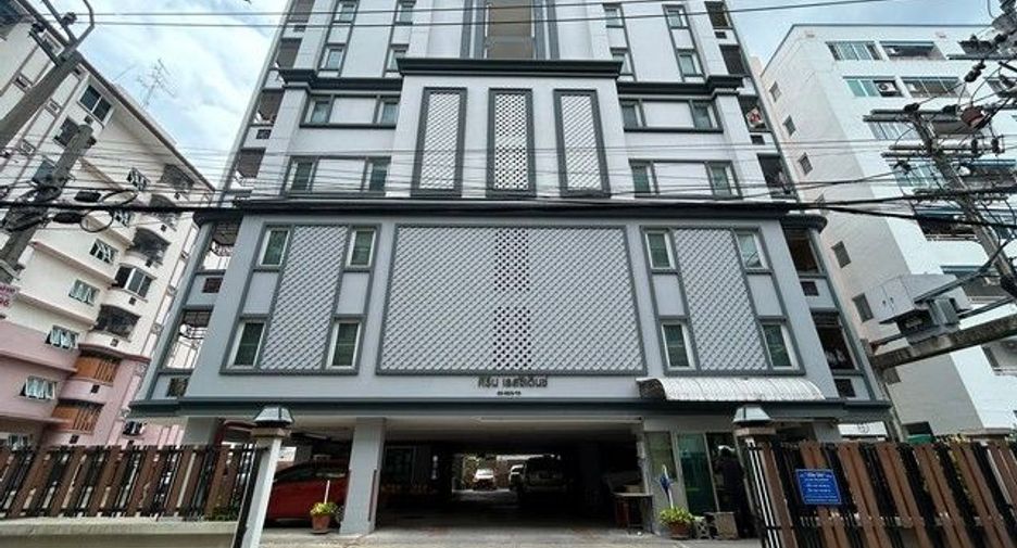 For sale 1 bed condo in Suan Luang, Bangkok