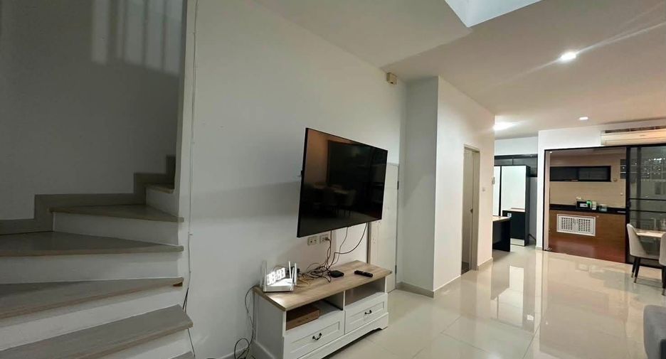 Haus zur Miete mit 3 Zimmer in Bang Phli, Samut Prakan