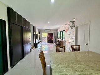 For rent 5 bedrooms house in Thanyaburi, Pathum Thani