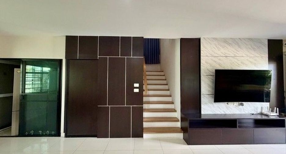 For rent 5 bedrooms house in Thanyaburi, Pathum Thani