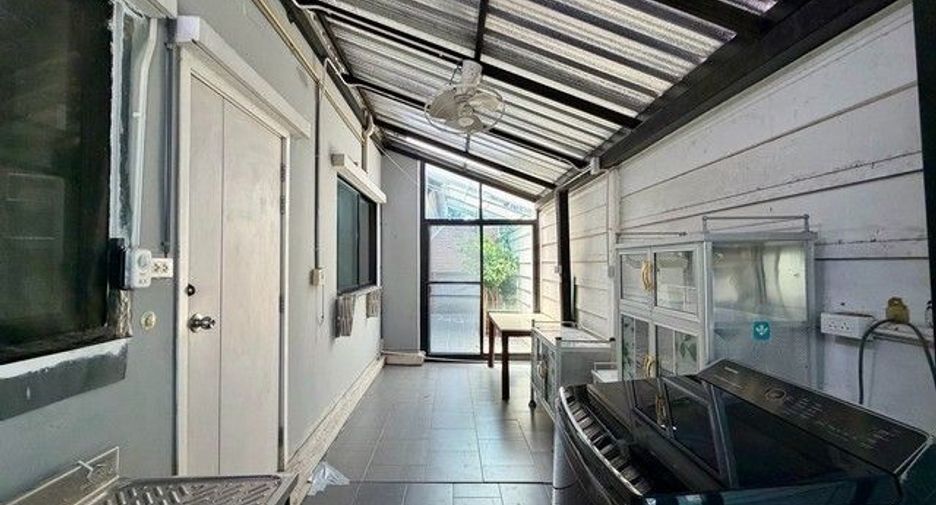 For rent 5 bedrooms house in Thanyaburi, Pathum Thani