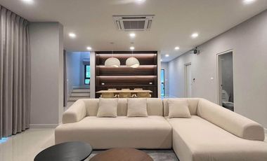 Casa en alquiler y en venta de 4 habitaciones en Bang Phli, Samut Prakan