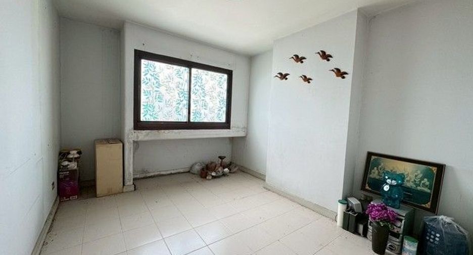 Продажа 2 спальни кондо в Банг Капи, Бангкок