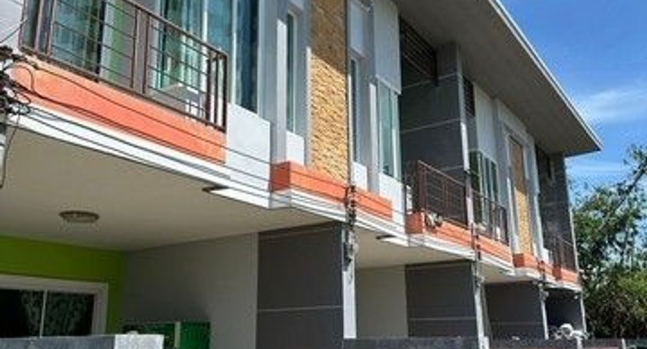 For sale 2 ベッドルーム townhouse in Khiri Rat Nikhom, Surat Thani