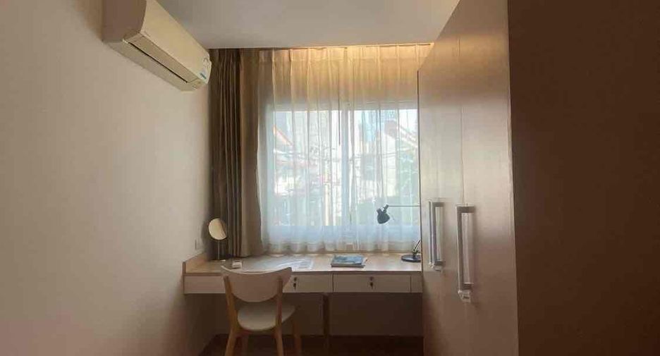 Condo en alquiler y en venta de 3 habitaciones en Phra Khanong, Bangkok