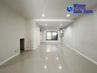 For rent 4 bedrooms townhouse in Bang Phli, Samut Prakan