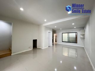 For rent 4 bedrooms townhouse in Bang Phli, Samut Prakan