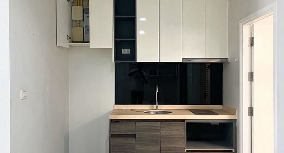 For rent 4 bedrooms townhouse in Bang Phli, Samut Prakan