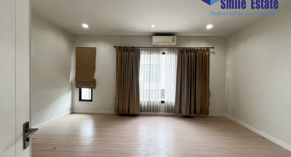 For rent 4 bedrooms townhouse in Bang Phli, Samut Prakan