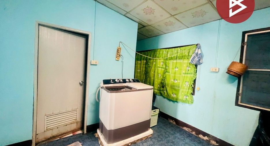 Casa adosada en venta de 2 habitaciones en Phra Pradaeng, Samut Prakan