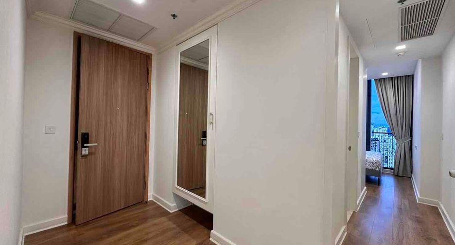 For sale 3 bedrooms condo in Watthana, Bangkok