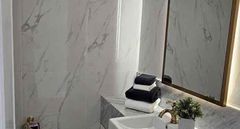 For sale 3 bedrooms condo in Watthana, Bangkok