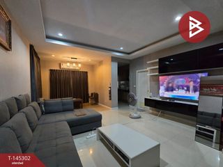 For sale 3 bedrooms townhouse in Mueang Pathum Thani, Pathum Thani