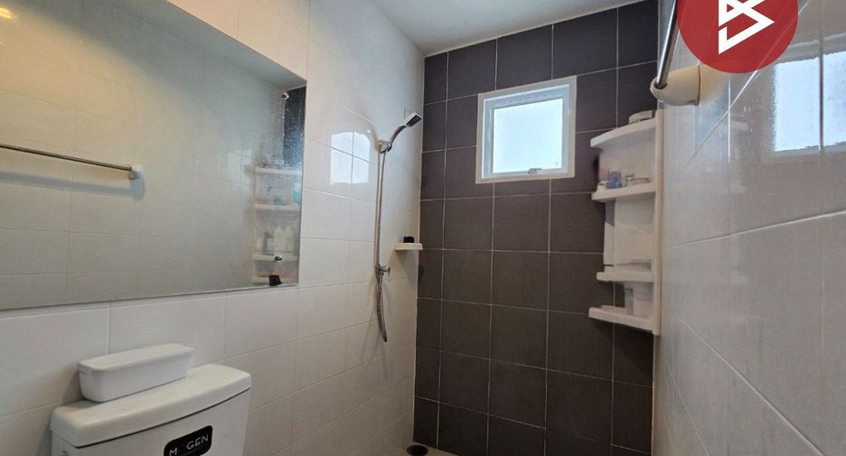 For sale 3 bedrooms townhouse in Mueang Pathum Thani, Pathum Thani