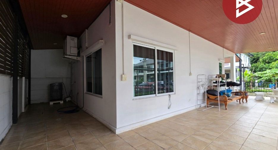For sale 3 bedrooms townhouse in Mueang Pathum Thani, Pathum Thani