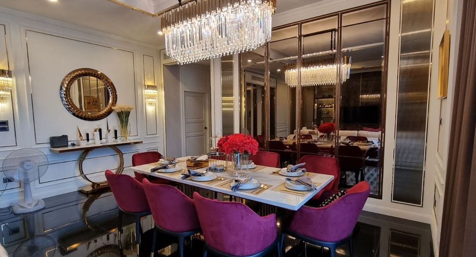 For rent 4 bedrooms condo in Huai Khwang, Bangkok