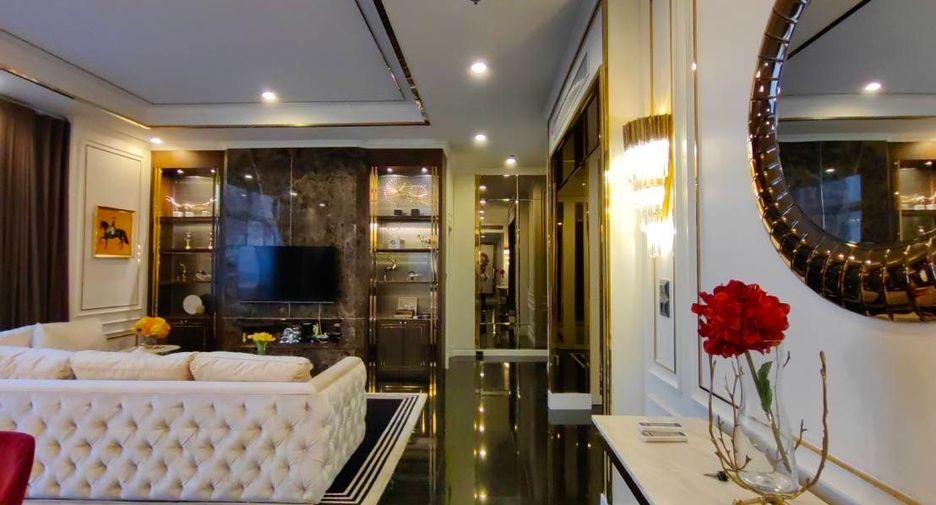 For rent 4 bedrooms condo in Huai Khwang, Bangkok