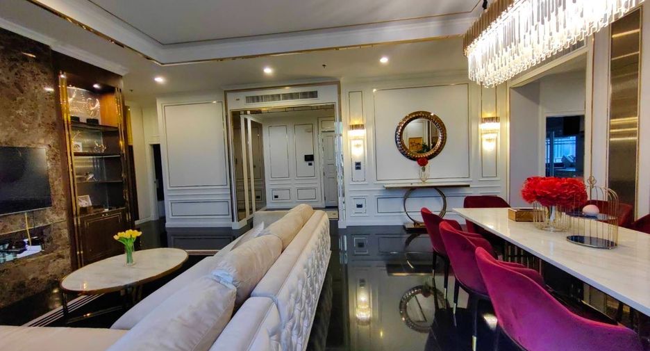 For rent 4 bedrooms condo in Huai Khwang, Bangkok