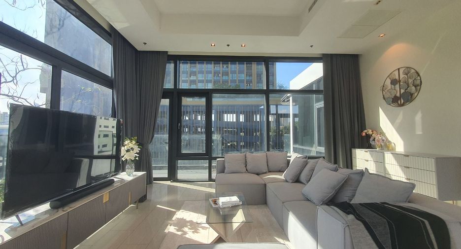 For rent 3 bedrooms condo in Watthana, Bangkok