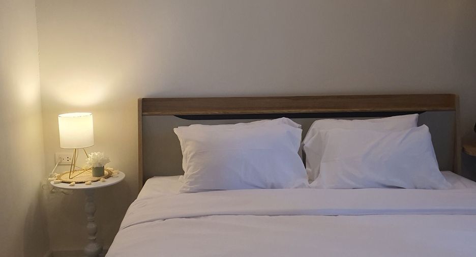 For rent 3 bedrooms condo in Watthana, Bangkok