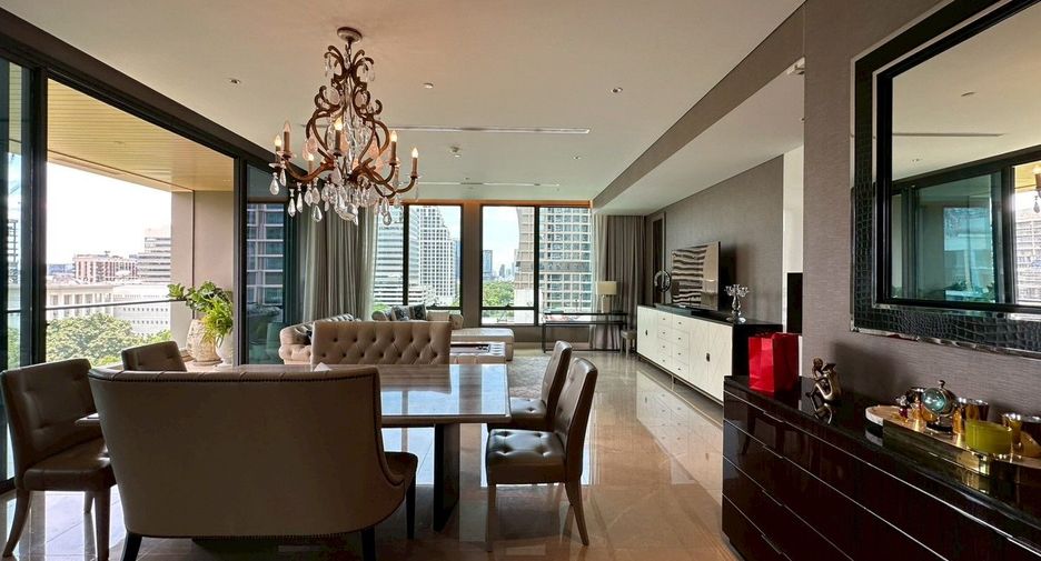 À louer 3 chambres condo à Pathum Wan, Bangkok