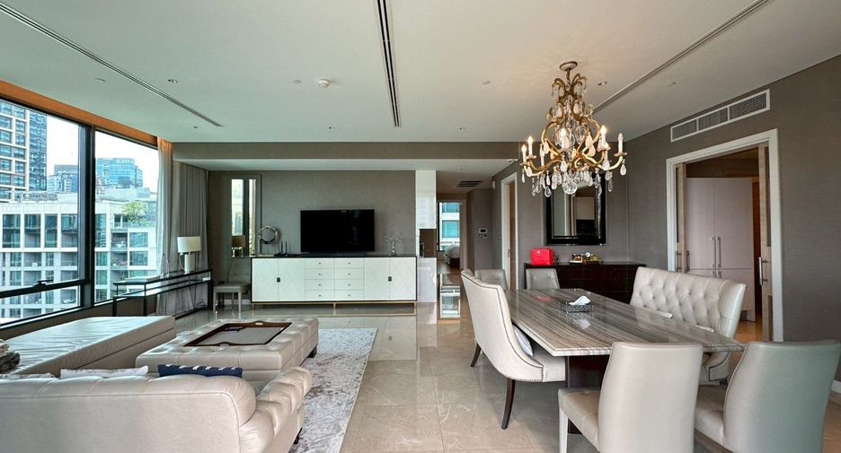 À louer 3 chambres condo à Pathum Wan, Bangkok