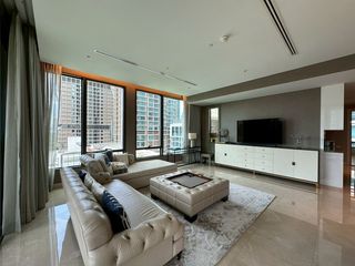 À louer 3 chambres condo à Pathum Wan, Bangkok