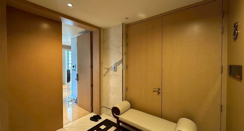 À louer 3 chambres condo à Pathum Wan, Bangkok