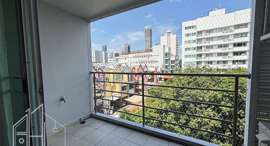 À louer 2 chambres condo à Watthana, Bangkok