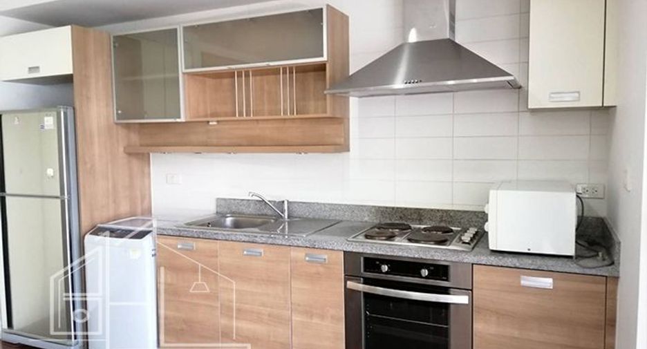 For rent 2 bedrooms apartment in Watthana, Bangkok