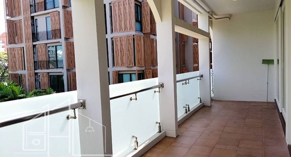 For rent 2 bedrooms apartment in Watthana, Bangkok