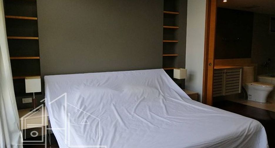 For rent 2 bedrooms apartment in Watthana, Bangkok