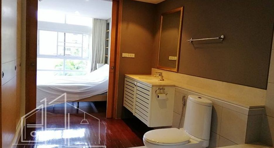 For rent 2 bedrooms apartment in Watthana, Bangkok