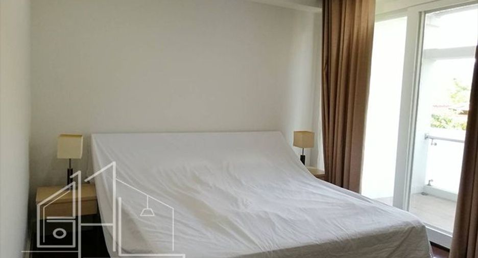 For rent 2 bedrooms apartment in Watthana, Bangkok