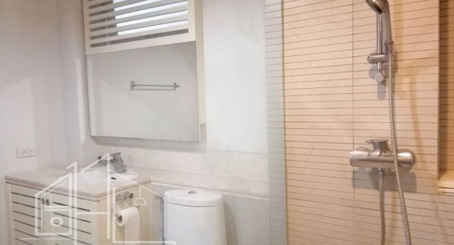 For rent 2 bedrooms apartment in Watthana, Bangkok