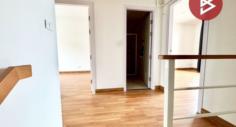 Casa adosada en venta de 3 habitaciones en Prawet, Bangkok